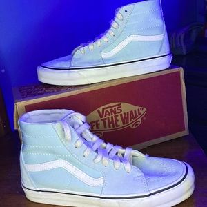 Light blue Sk8-Hi’s in women’s 7.5 men’s 6